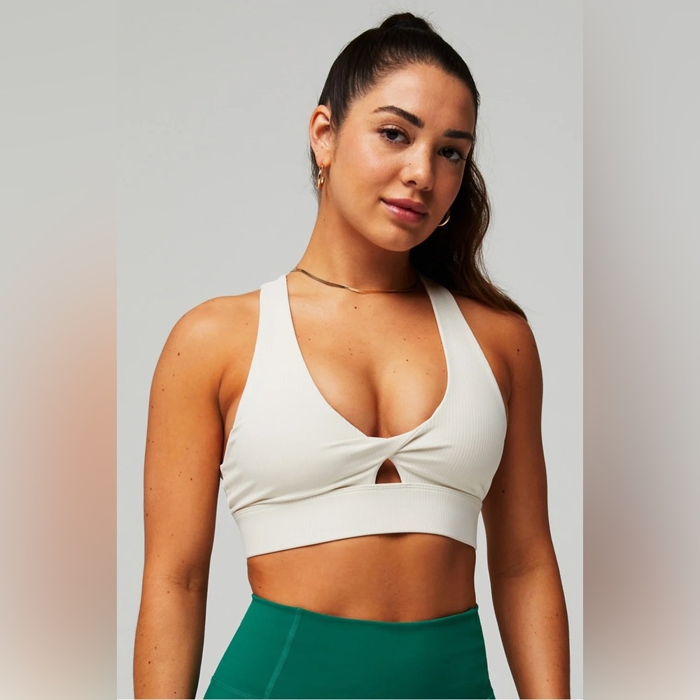 Fabletics oasis twist rib Cream Sports Bra size m NWY